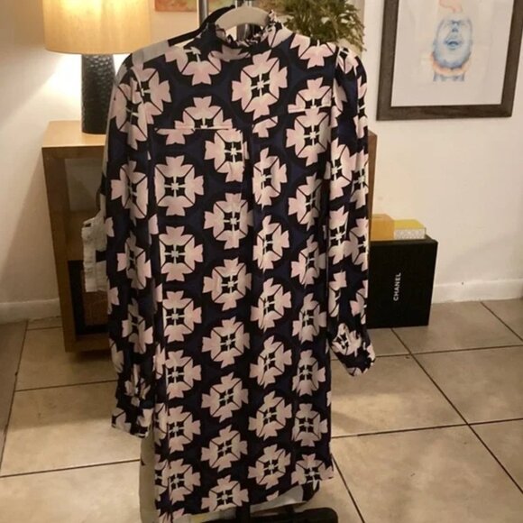 100% SILK Diane Von Fursenberg Dress Size 8 w POCKETS - Picture 5 of 8